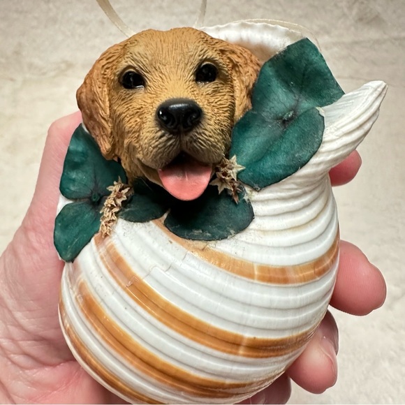 Golden Retriever Wrapped In A Conch Seashell Christmas Ornament - Picture 6 of 8